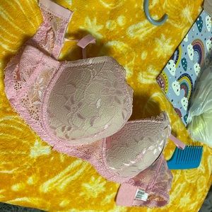 BNWT light pink bra